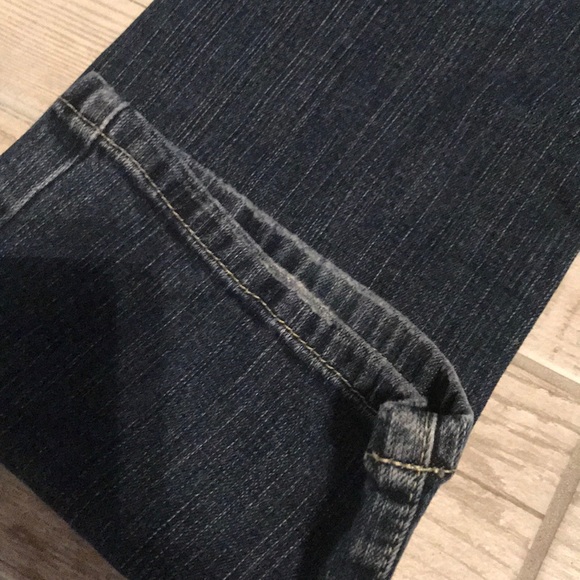 ⬇️GUESS BLUE JEANS - Picture 7 of 7